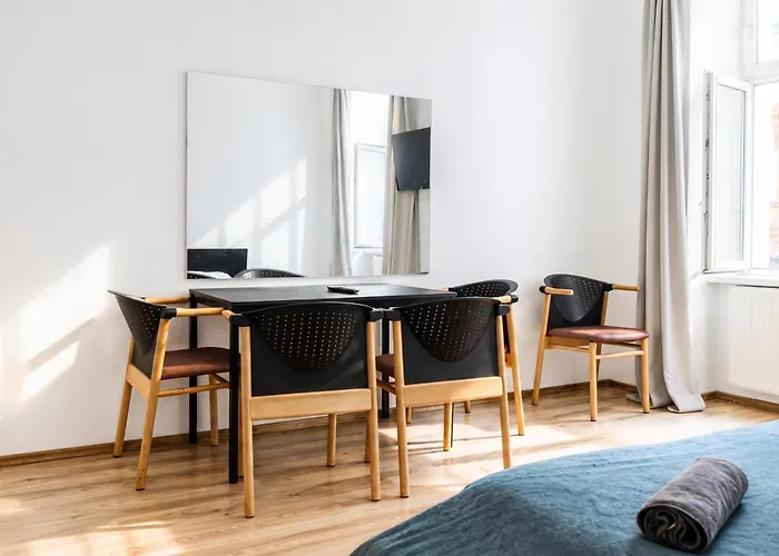 Comfortable 3-bedroom Setup In 2 Neighbouring Apartment