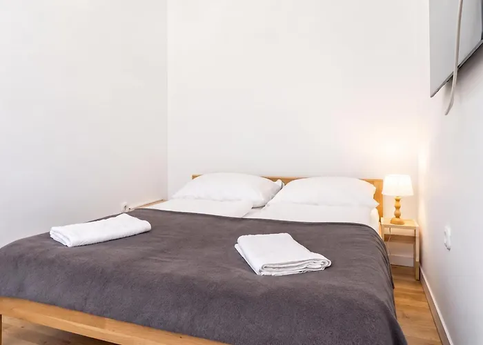 Comfortable 3-bedroom Setup In 2 Neighbouring Vienna