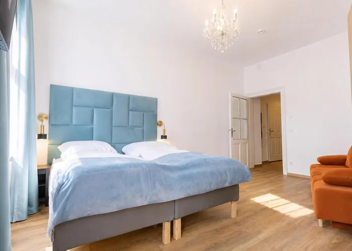 Comfortable 3-bedroom Setup In 2 Neighbouring Apartment
