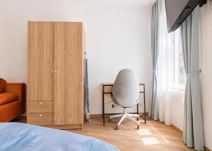 Apartment Comfortable 3-bedroom Setup In 2 Neighbouring *