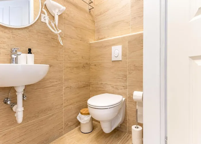 Comfortable 3-bedroom Setup In 2 Neighbouring Vienna