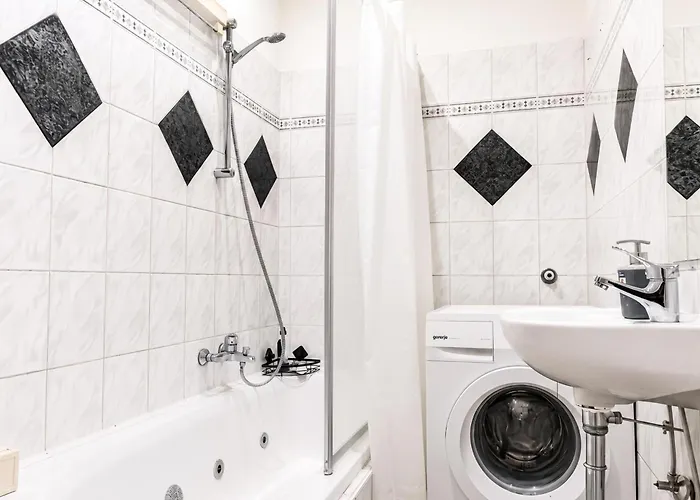 Apartment Comfortable 3-bedroom Setup In 2 Neighbouring Vienna